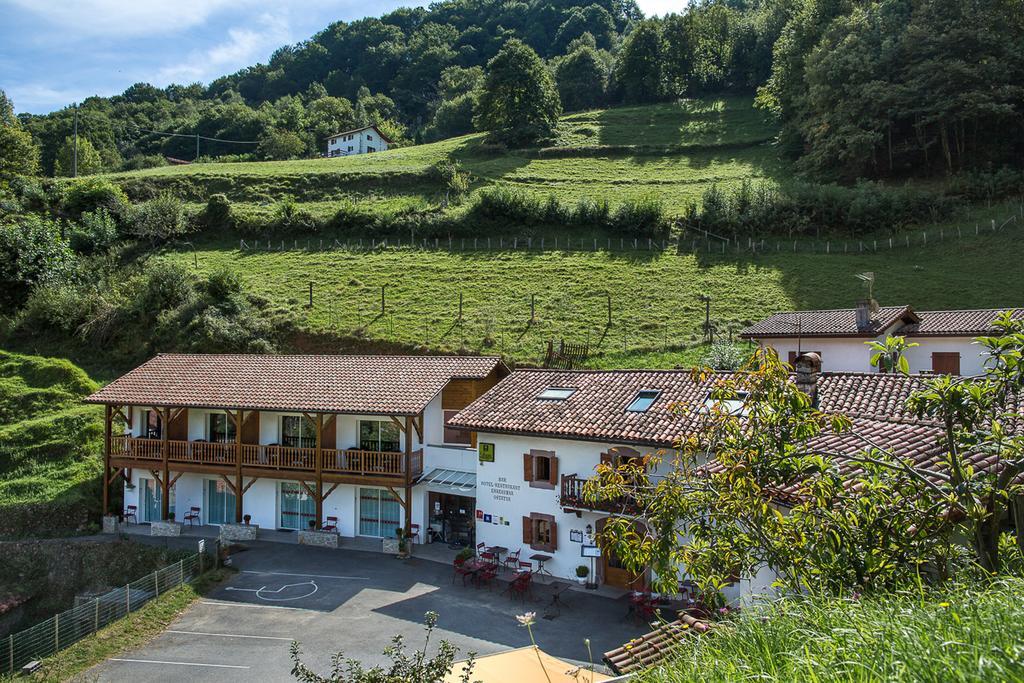 Logis Hotel Erreguina Banca Exterior foto